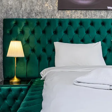 Cristian - Netflix Free Apartment Brasov