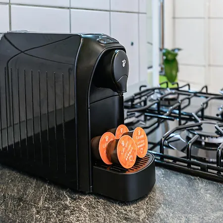 Cristian - Netflix Free Apartment