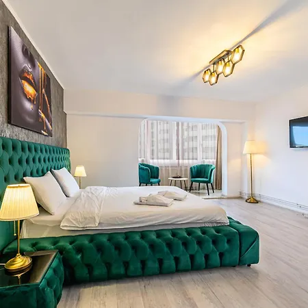 Cristian - Netflix Free Apartment Brasov