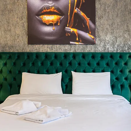 Cristian - Netflix Free شقة براشوف