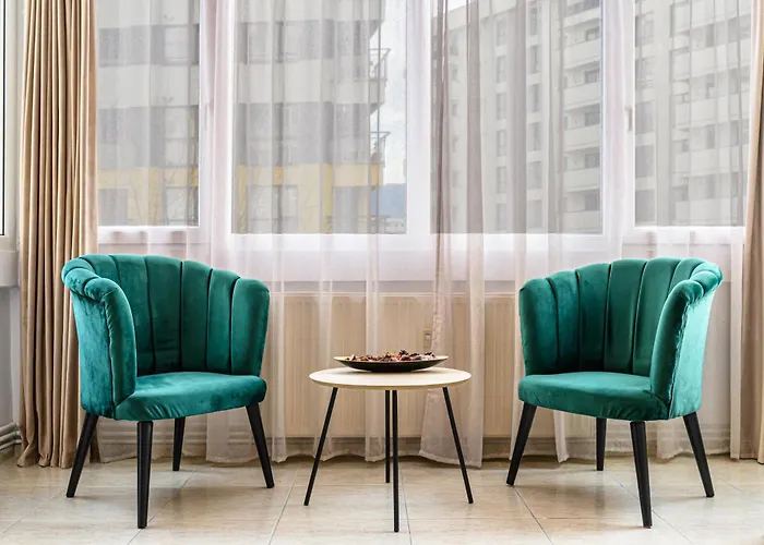 Cristian - Netflix Free Apartment *