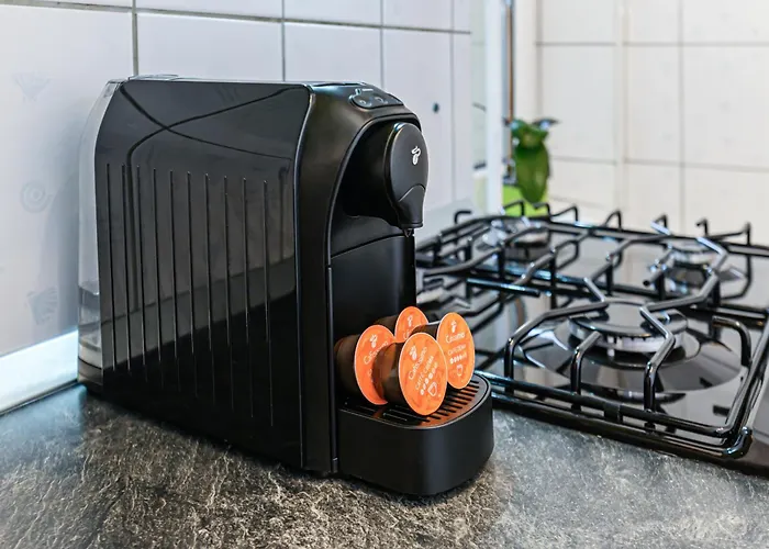 Cristian - Netflix Free Apartment