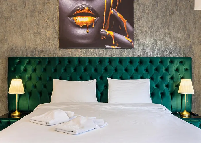 Cristian - Netflix Free Apartment Brasov